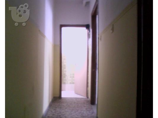 Πωλείται από ιδιώτη γραφείο/γκαρσονίερα 70 τ.μ.(μικτά), 3ος όροφος (τελευταίος), στο κέντρ...