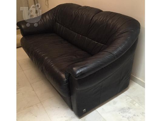 Δερμάτινος τριθέσιος μαύρος καναπές