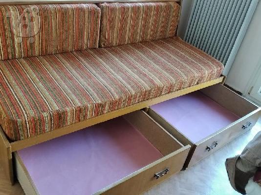 Πωλείται κρεβάτι-καναπές με στρώμα και συρτάρια
